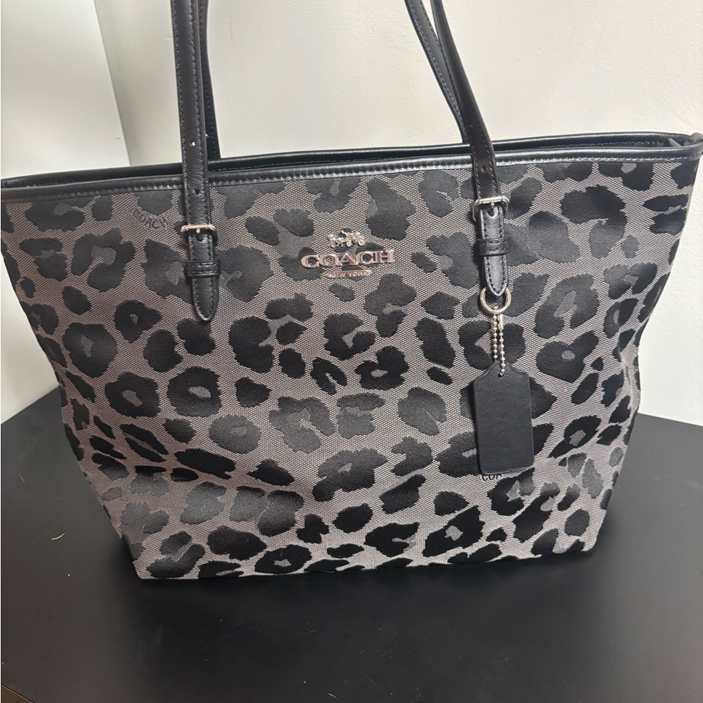 LIKE NEW Coach Leopard City Zip Tote